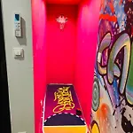 Capsule Street Art - Sauna- Jacuzzi - Playstation 5 - Billard - Netflix - Cinéma - Terrasse Apartamento